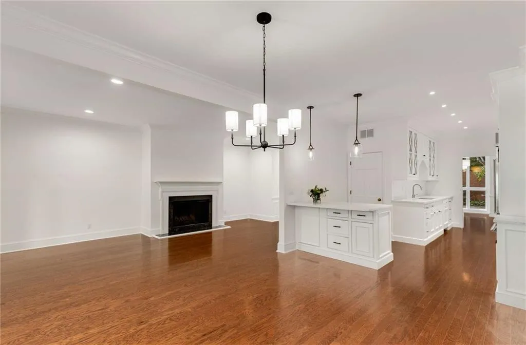 14 Willow Glen Ne, Atlanta, Georgia 30342, 3 Bedrooms Bedrooms, ,2 BathroomsBathrooms,Residential,Sold,14 Willow Glen Ne,7475635