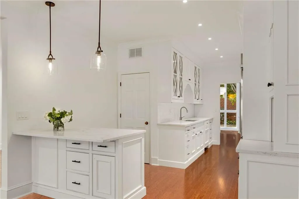 14 Willow Glen Ne, Atlanta, Georgia 30342, 3 Bedrooms Bedrooms, ,2 BathroomsBathrooms,Residential,Sold,14 Willow Glen Ne,7475635