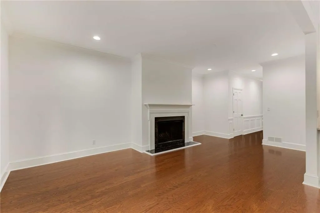 14 Willow Glen Ne, Atlanta, Georgia 30342, 3 Bedrooms Bedrooms, ,2 BathroomsBathrooms,Residential,Sold,14 Willow Glen Ne,7475635