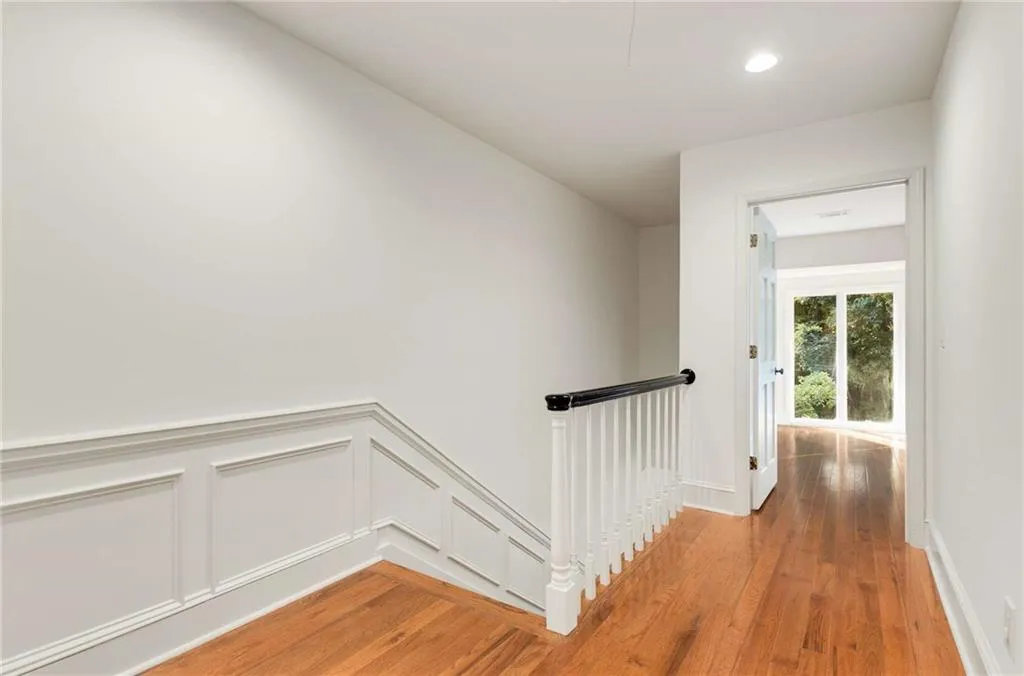 14 Willow Glen Ne, Atlanta, Georgia 30342, 3 Bedrooms Bedrooms, ,2 BathroomsBathrooms,Residential,Sold,14 Willow Glen Ne,7475635