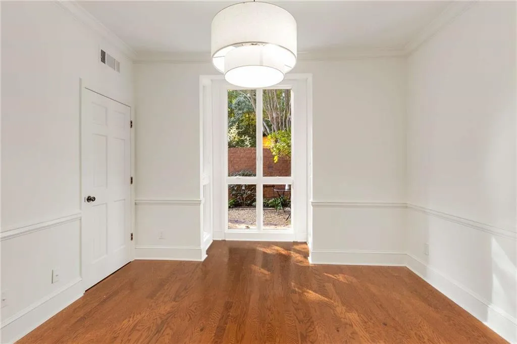 14 Willow Glen Ne, Atlanta, Georgia 30342, 3 Bedrooms Bedrooms, ,2 BathroomsBathrooms,Residential,Sold,14 Willow Glen Ne,7475635