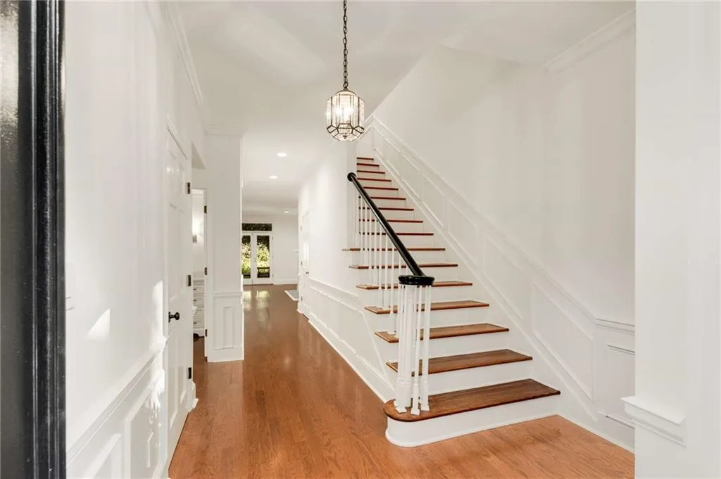 14 Willow Glen Ne, Atlanta, Georgia 30342, 3 Bedrooms Bedrooms, ,2 BathroomsBathrooms,Residential,Sold,14 Willow Glen Ne,7475635