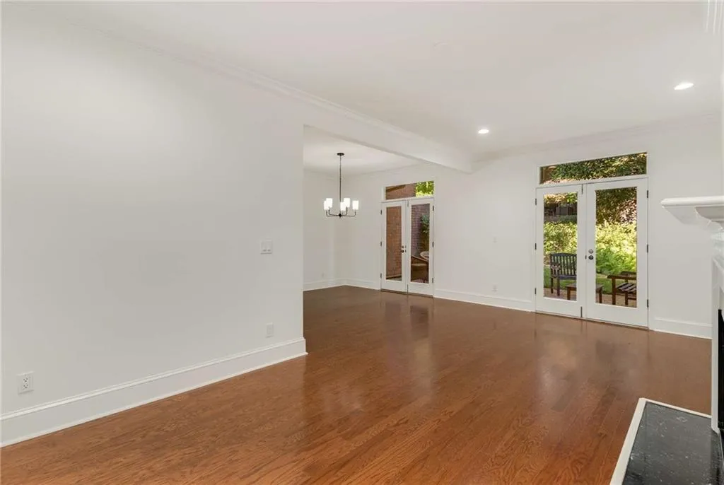 14 Willow Glen Ne, Atlanta, Georgia 30342, 3 Bedrooms Bedrooms, ,2 BathroomsBathrooms,Residential,Sold,14 Willow Glen Ne,7475635