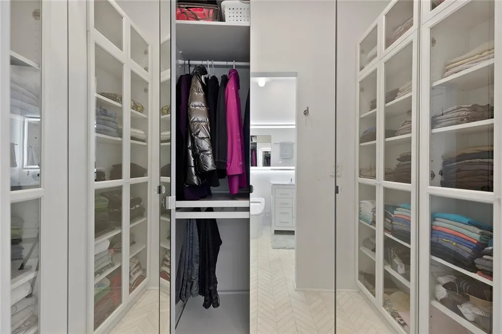 560 Dutch Valley Ne Unit 2313, Atlanta, Georgia 30324, 1 Bedroom Bedrooms, ,1 BathroomBathrooms,Residential,For Sale,560 Dutch Valley Ne Unit 2313,7647320
