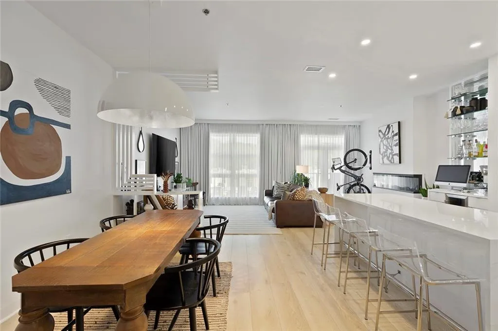560 Dutch Valley Ne Unit 2313, Atlanta, Georgia 30324, 1 Bedroom Bedrooms, ,1 BathroomBathrooms,Residential,For Sale,560 Dutch Valley Ne Unit 2313,7647320