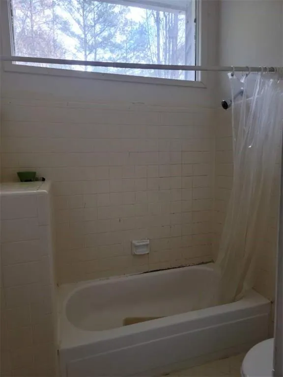 7530 Spalding Lane, Sandy Springs, Georgia 30350, 5 Bedrooms Bedrooms, ,4 BathroomsBathrooms,Residential,Sold,7530 Spalding Lane,6985190