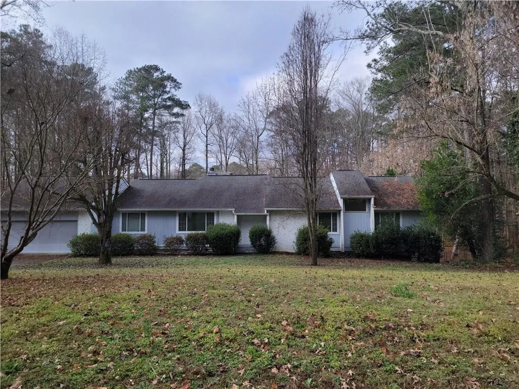 7530 Spalding Lane, Sandy Springs, Georgia 30350, 5 Bedrooms Bedrooms, ,4 BathroomsBathrooms,Residential,Sold,7530 Spalding Lane,6985190