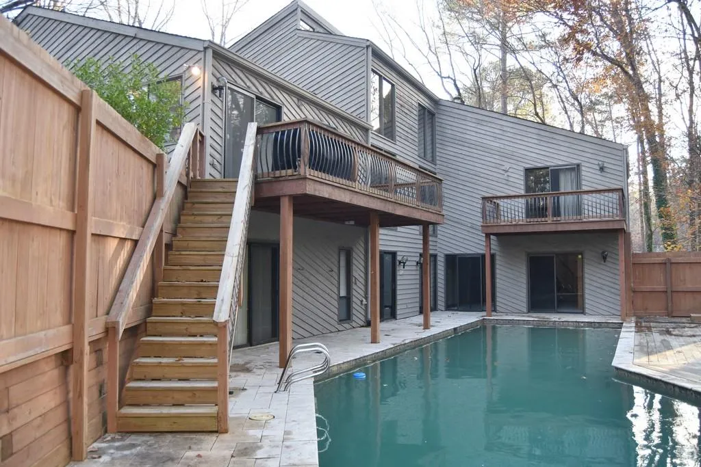 1210 Tynecastle Way, Sandy Springs, Georgia 30350, 4 Bedrooms Bedrooms, ,3 BathroomsBathrooms,Residential,Sold,1210 Tynecastle Way,6115182
