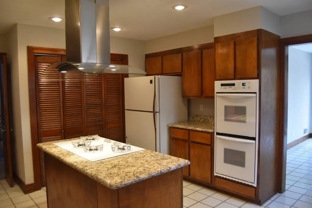 1210 Tynecastle Way, Sandy Springs, Georgia 30350, 4 Bedrooms Bedrooms, ,3 BathroomsBathrooms,Residential,Sold,1210 Tynecastle Way,6115182
