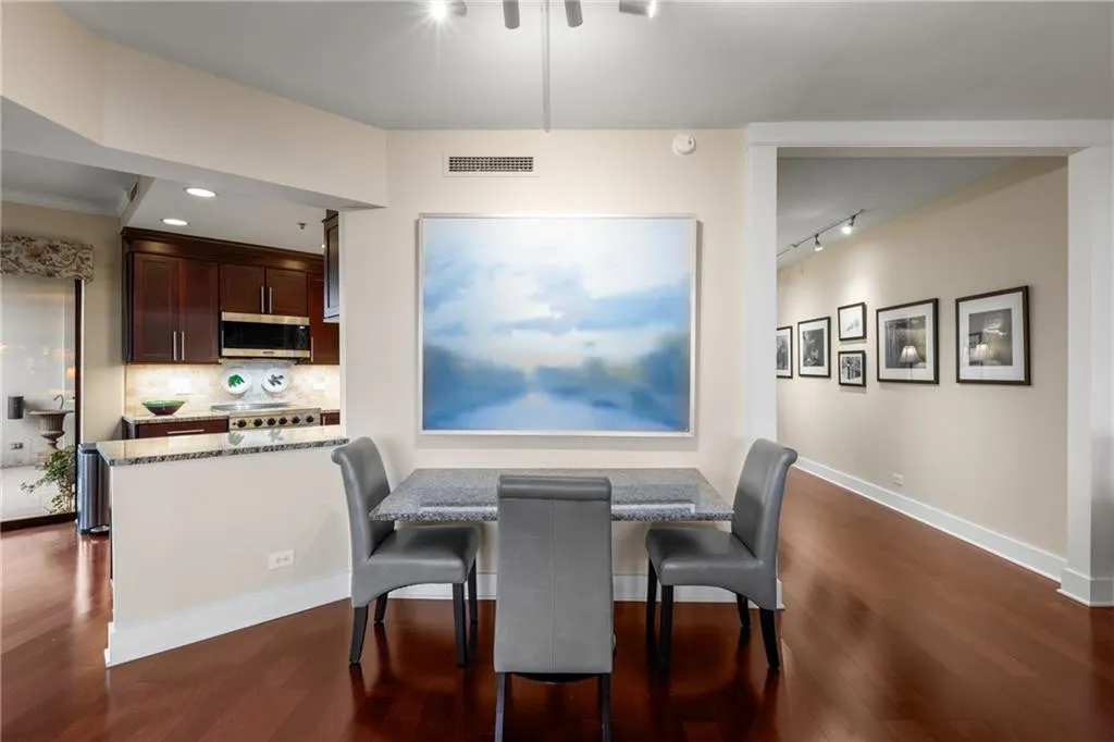 2660 Peachtree Road Nw Unit 14d, Atlanta, Georgia 30305, 2 Bedrooms Bedrooms, ,2 BathroomsBathrooms,Residential,For Sale,2660 Peachtree Road Nw Unit 14d,7535835