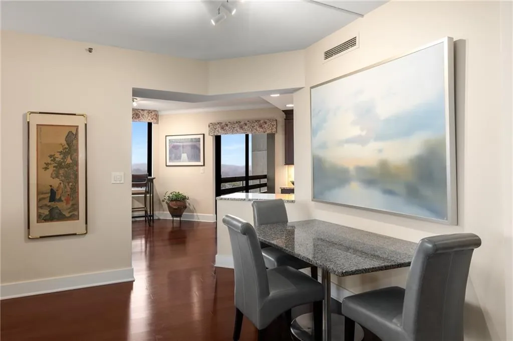 2660 Peachtree Road Nw Unit 14d, Atlanta, Georgia 30305, 2 Bedrooms Bedrooms, ,2 BathroomsBathrooms,Residential,For Sale,2660 Peachtree Road Nw Unit 14d,7535835