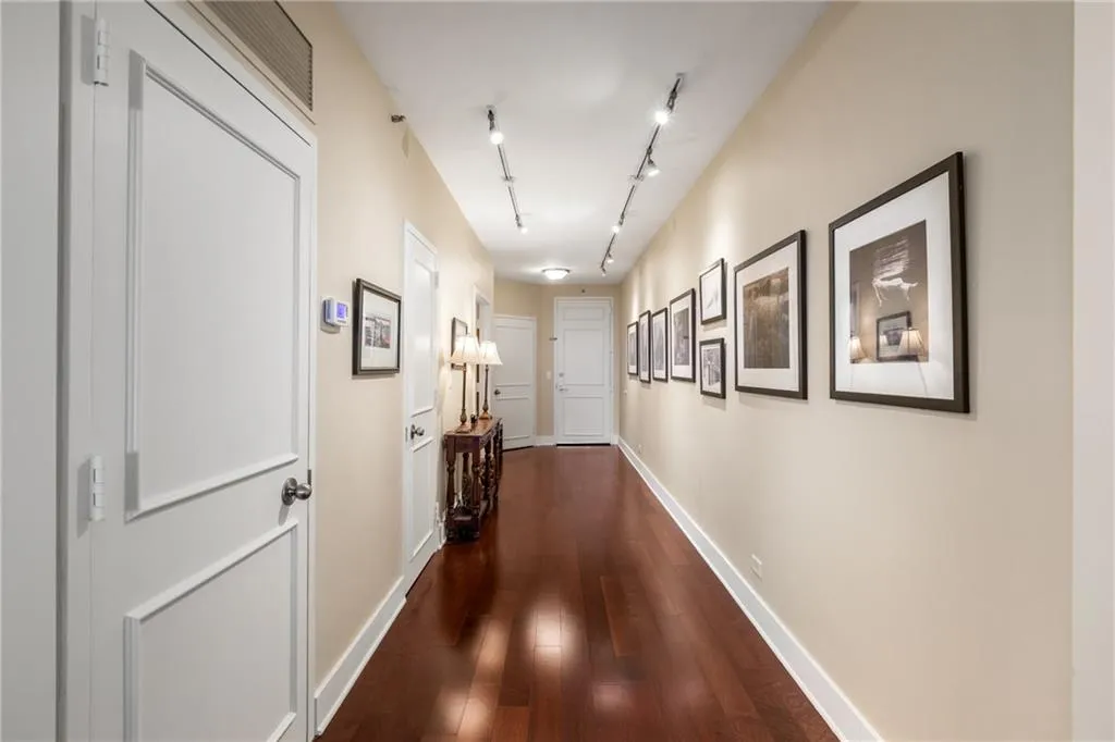 2660 Peachtree Road Nw Unit 14d, Atlanta, Georgia 30305, 2 Bedrooms Bedrooms, ,2 BathroomsBathrooms,Residential,For Sale,2660 Peachtree Road Nw Unit 14d,7535835