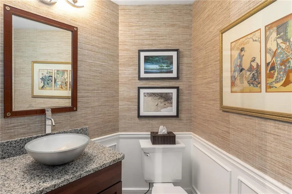2660 Peachtree Road Nw Unit 14d, Atlanta, Georgia 30305, 2 Bedrooms Bedrooms, ,2 BathroomsBathrooms,Residential,For Sale,2660 Peachtree Road Nw Unit 14d,7535835