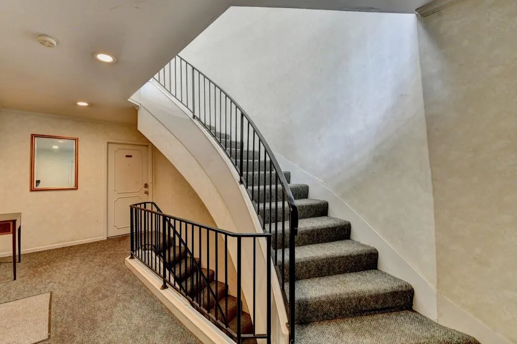 5400 Roswell Road Unit N1, Sandy Springs, Georgia 30342, 2 Bedrooms Bedrooms, ,2 BathroomsBathrooms,Residential,Sold,5400 Roswell Road Unit N1,7572673