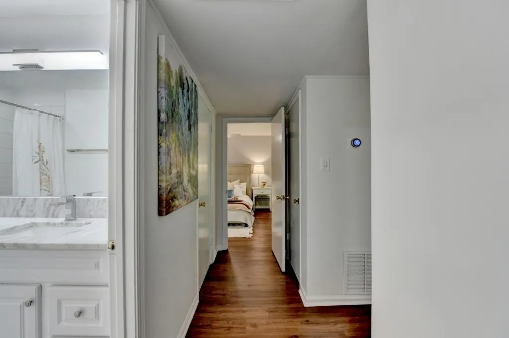 5400 Roswell Road Unit N1, Sandy Springs, Georgia 30342, 2 Bedrooms Bedrooms, ,2 BathroomsBathrooms,Residential,Sold,5400 Roswell Road Unit N1,7572673