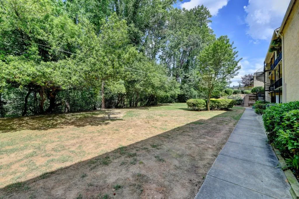 5400 Roswell Road Unit N1, Sandy Springs, Georgia 30342, 2 Bedrooms Bedrooms, ,2 BathroomsBathrooms,Residential,Sold,5400 Roswell Road Unit N1,7572673