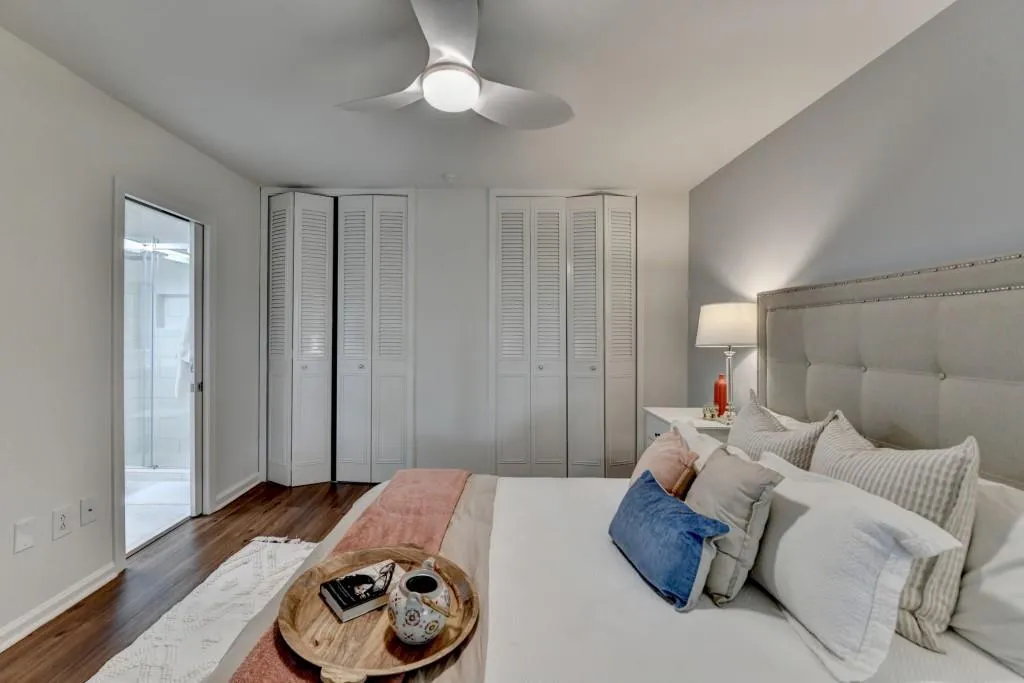 5400 Roswell Road Unit N1, Sandy Springs, Georgia 30342, 2 Bedrooms Bedrooms, ,2 BathroomsBathrooms,Residential,Sold,5400 Roswell Road Unit N1,7572673