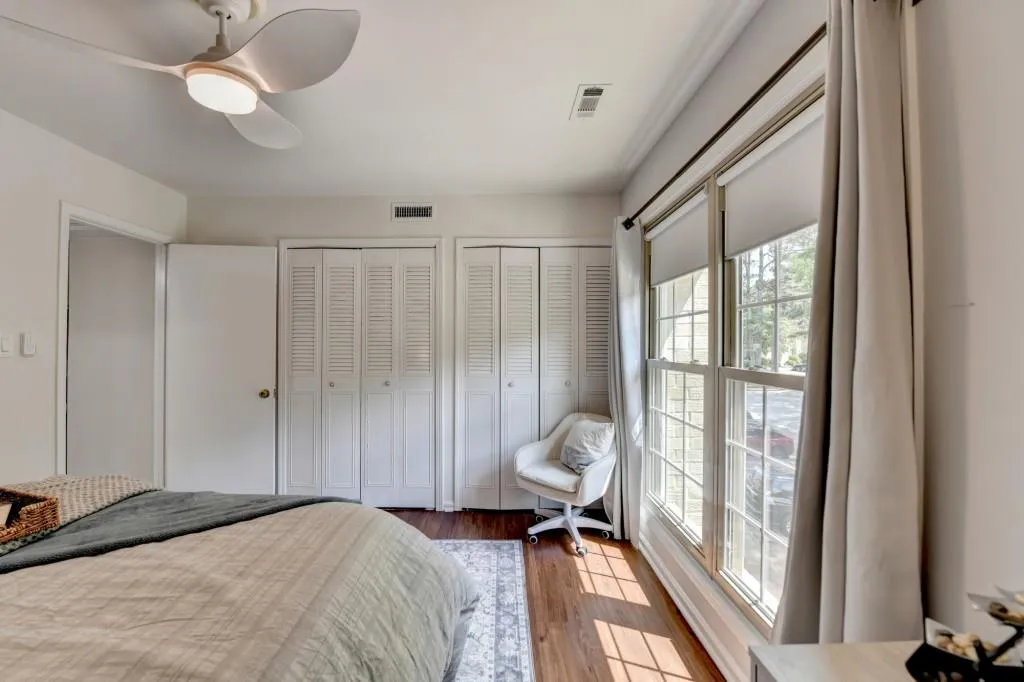 5400 Roswell Road Unit N1, Sandy Springs, Georgia 30342, 2 Bedrooms Bedrooms, ,2 BathroomsBathrooms,Residential,Sold,5400 Roswell Road Unit N1,7572673