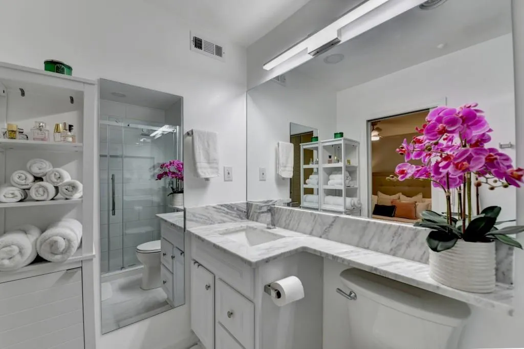 5400 Roswell Road Unit N1, Sandy Springs, Georgia 30342, 2 Bedrooms Bedrooms, ,2 BathroomsBathrooms,Residential,Sold,5400 Roswell Road Unit N1,7572673
