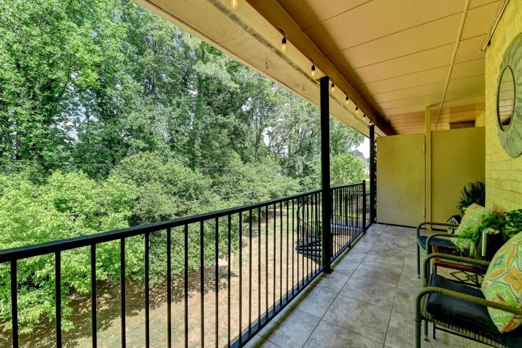 5400 Roswell Road Unit N1, Sandy Springs, Georgia 30342, 2 Bedrooms Bedrooms, ,2 BathroomsBathrooms,Residential,Sold,5400 Roswell Road Unit N1,7572673