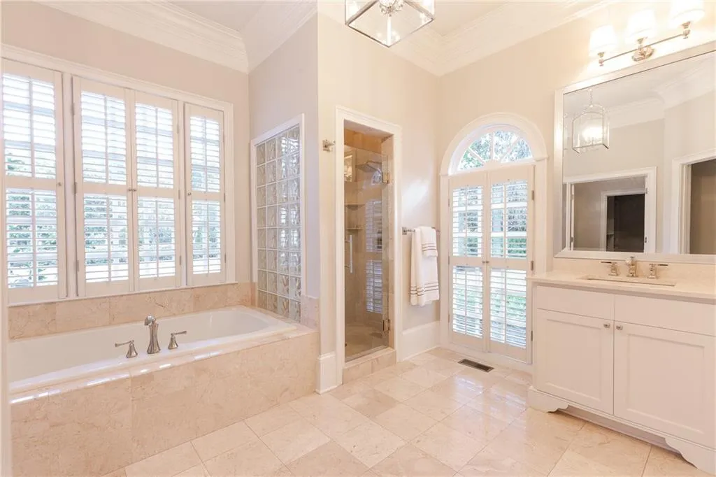 460 Montwicke Chase, Atlanta, Georgia 30327, 5 Bedrooms Bedrooms, ,5 BathroomsBathrooms,Residential,Sold,460 Montwicke Chase,6532160