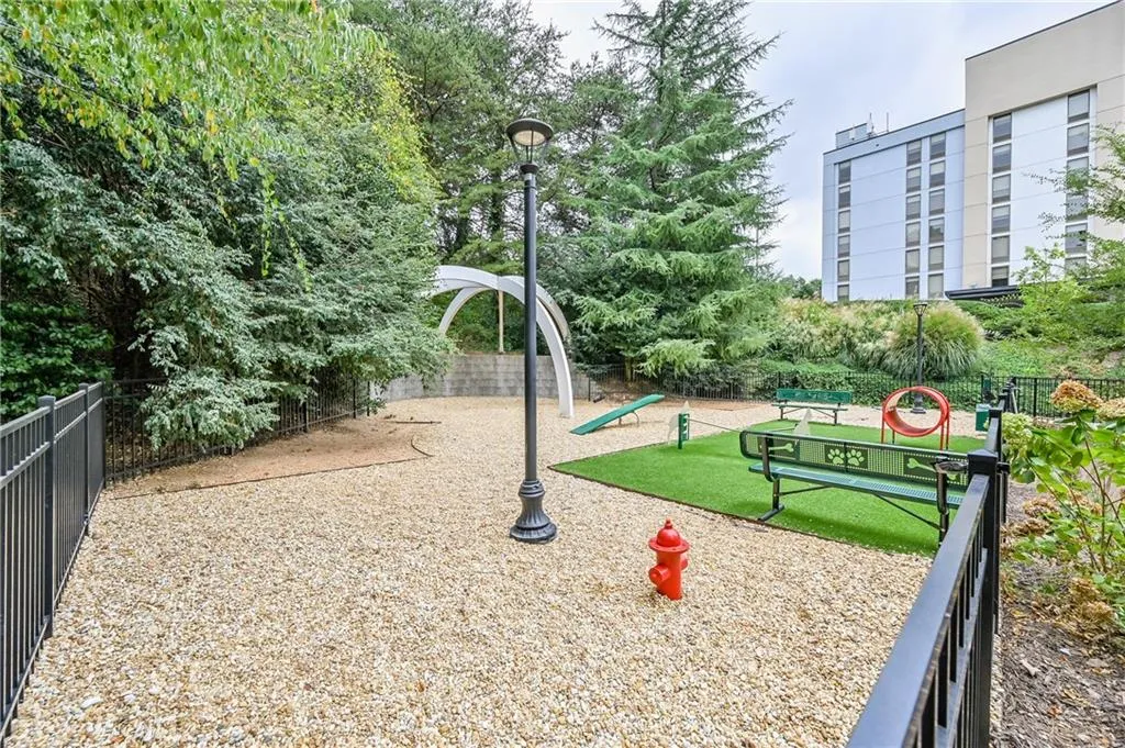 799 Hammond Drive Unit 421, Atlanta, Georgia 30328, 2 Bedrooms Bedrooms, ,2 BathroomsBathrooms,Residential,Sold,799 Hammond Drive Unit 421,7122267