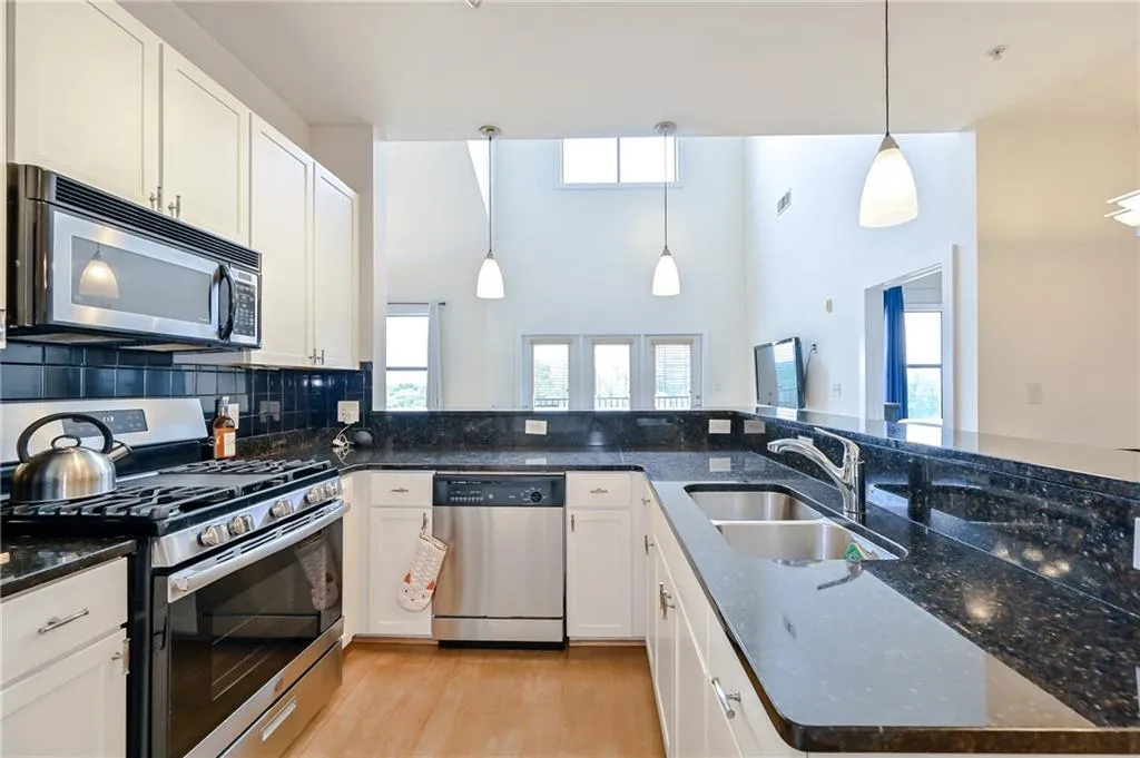 799 Hammond Drive Unit 421, Atlanta, Georgia 30328, 2 Bedrooms Bedrooms, ,2 BathroomsBathrooms,Residential,Sold,799 Hammond Drive Unit 421,7122267