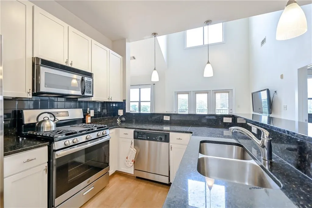 799 Hammond Drive Unit 421, Atlanta, Georgia 30328, 2 Bedrooms Bedrooms, ,2 BathroomsBathrooms,Residential,Sold,799 Hammond Drive Unit 421,7122267