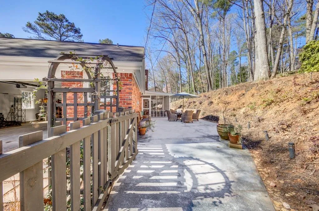 7160 Twin Branch Road, Atlanta, Georgia 30328, 4 Bedrooms Bedrooms, ,3 BathroomsBathrooms,Residential,Sold,7160 Twin Branch Road,7020330