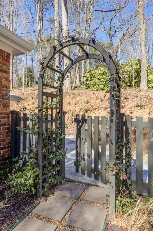 7160 Twin Branch Road, Atlanta, Georgia 30328, 4 Bedrooms Bedrooms, ,3 BathroomsBathrooms,Residential,Sold,7160 Twin Branch Road,7020330