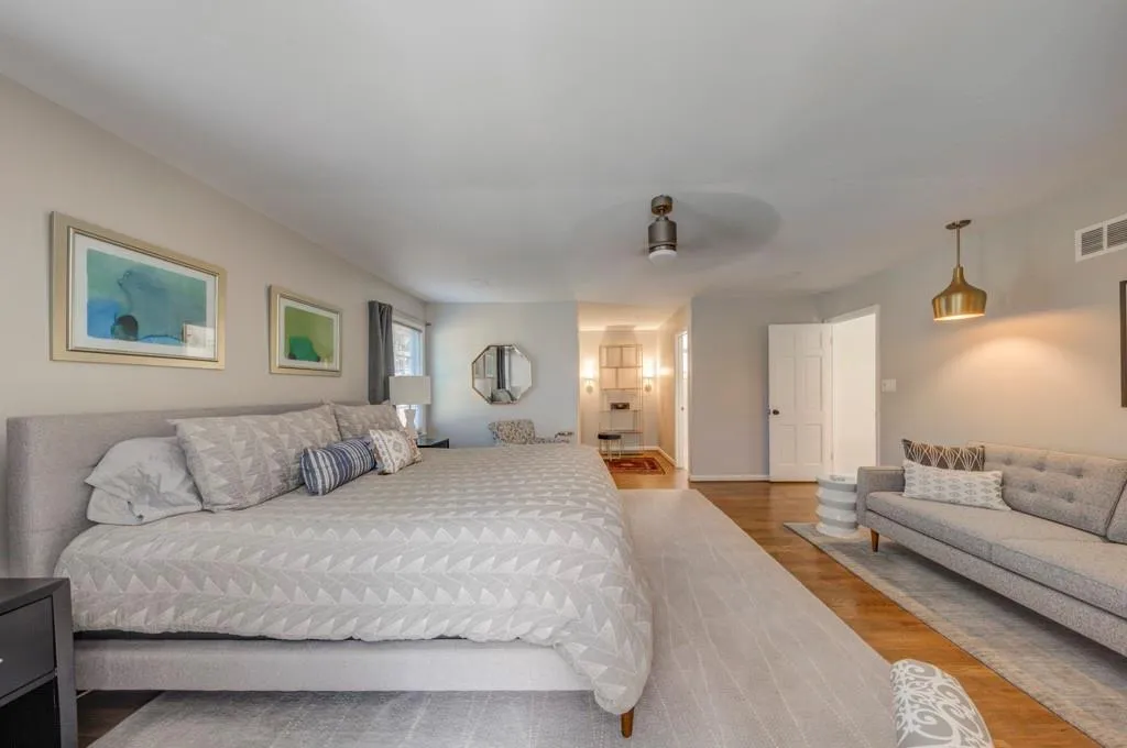 7160 Twin Branch Road, Atlanta, Georgia 30328, 4 Bedrooms Bedrooms, ,3 BathroomsBathrooms,Residential,Sold,7160 Twin Branch Road,7020330