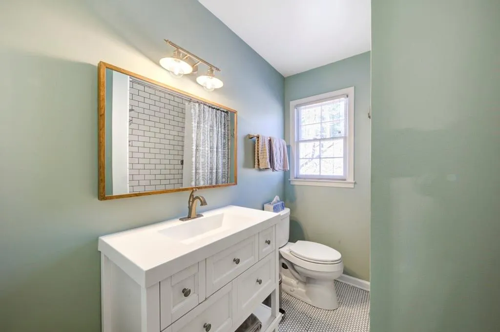 7160 Twin Branch Road, Atlanta, Georgia 30328, 4 Bedrooms Bedrooms, ,3 BathroomsBathrooms,Residential,Sold,7160 Twin Branch Road,7020330