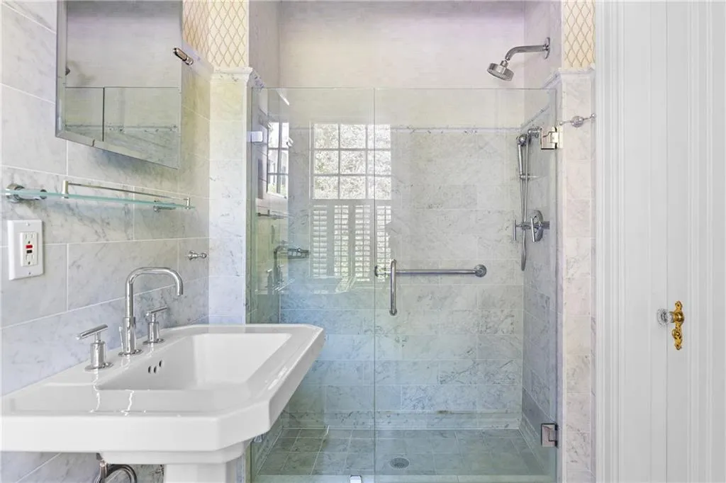 401 Peachtree Battle Avenue Nw, Atlanta, Georgia 30305, 4 Bedrooms Bedrooms, ,3 BathroomsBathrooms,Residential,For Sale,401 Peachtree Battle Avenue Nw,7541406