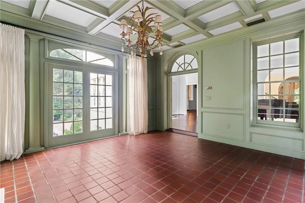 401 Peachtree Battle Avenue Nw, Atlanta, Georgia 30305, 4 Bedrooms Bedrooms, ,3 BathroomsBathrooms,Residential,For Sale,401 Peachtree Battle Avenue Nw,7541406