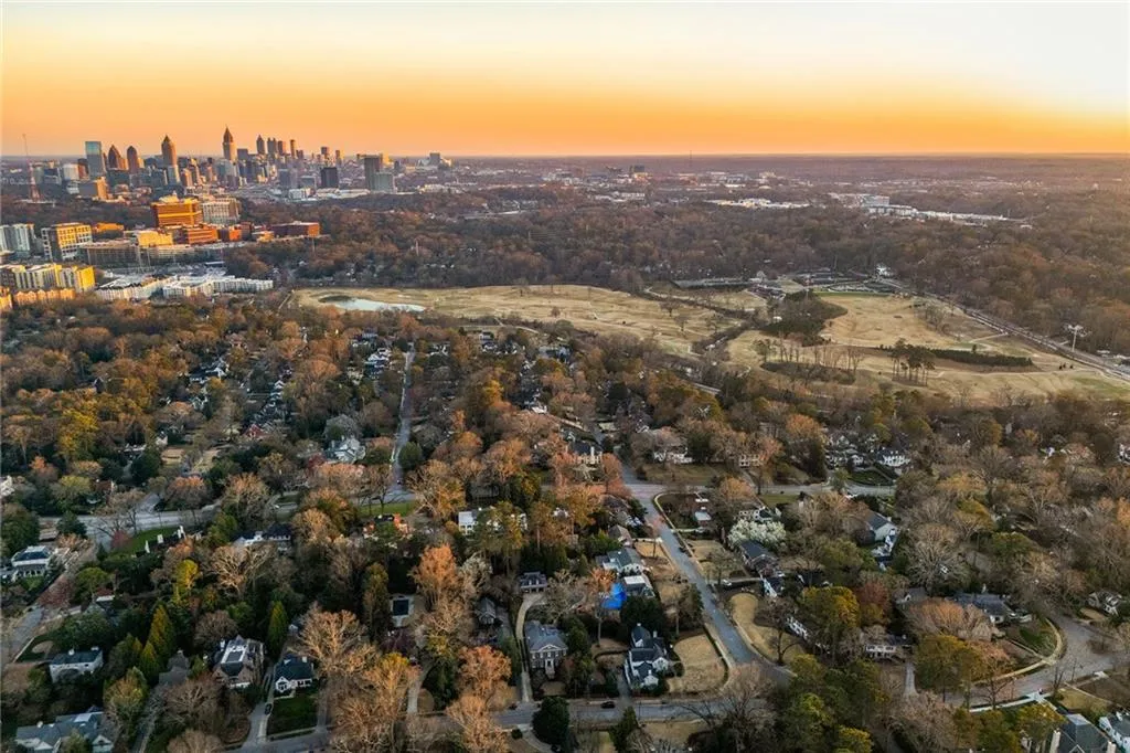 401 Peachtree Battle Avenue Nw, Atlanta, Georgia 30305, 4 Bedrooms Bedrooms, ,3 BathroomsBathrooms,Residential,For Sale,401 Peachtree Battle Avenue Nw,7541406
