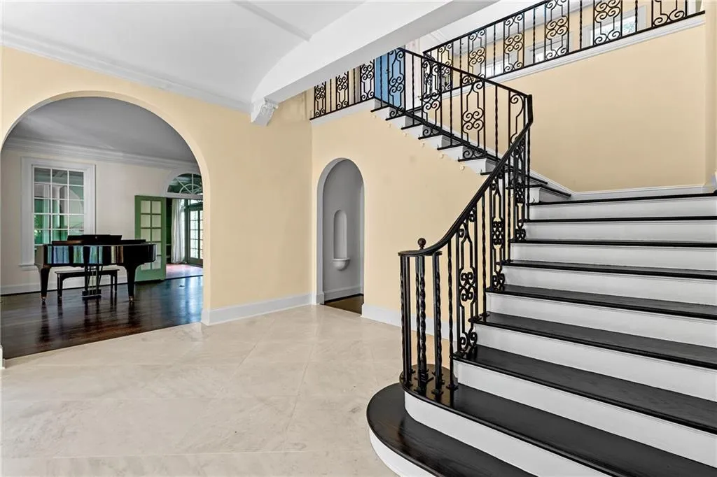 401 Peachtree Battle Avenue Nw, Atlanta, Georgia 30305, 4 Bedrooms Bedrooms, ,3 BathroomsBathrooms,Residential,For Sale,401 Peachtree Battle Avenue Nw,7541406