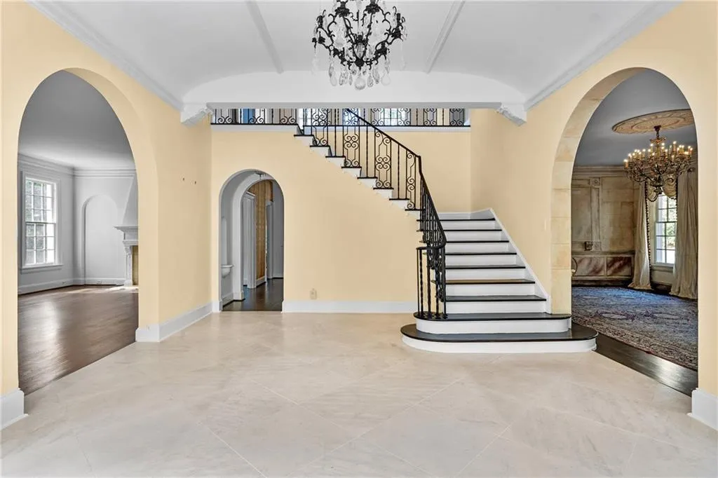 401 Peachtree Battle Avenue Nw, Atlanta, Georgia 30305, 4 Bedrooms Bedrooms, ,3 BathroomsBathrooms,Residential,For Sale,401 Peachtree Battle Avenue Nw,7541406