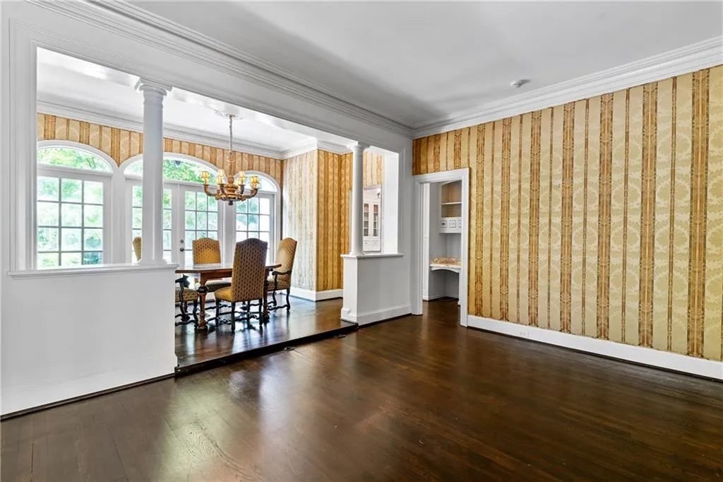 401 Peachtree Battle Avenue Nw, Atlanta, Georgia 30305, 4 Bedrooms Bedrooms, ,3 BathroomsBathrooms,Residential,For Sale,401 Peachtree Battle Avenue Nw,7541406