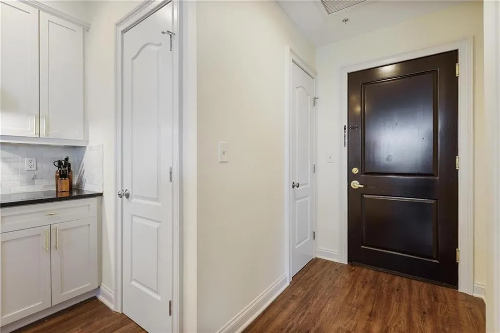 2828 Peachtree Road Nw Unit 903, Atlanta, Georgia 30305, 2 Bedrooms Bedrooms, ,2 BathroomsBathrooms,Residential,Sold,2828 Peachtree Road Nw Unit 903,7532716