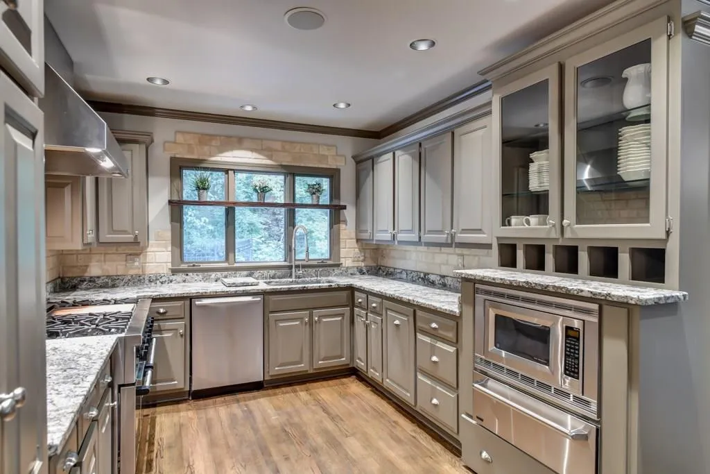 400 N Errol Court, Sandy Springs, Georgia 30327, 5 Bedrooms Bedrooms, ,4 BathroomsBathrooms,Residential,Sold,400 N Errol Court,6077662
