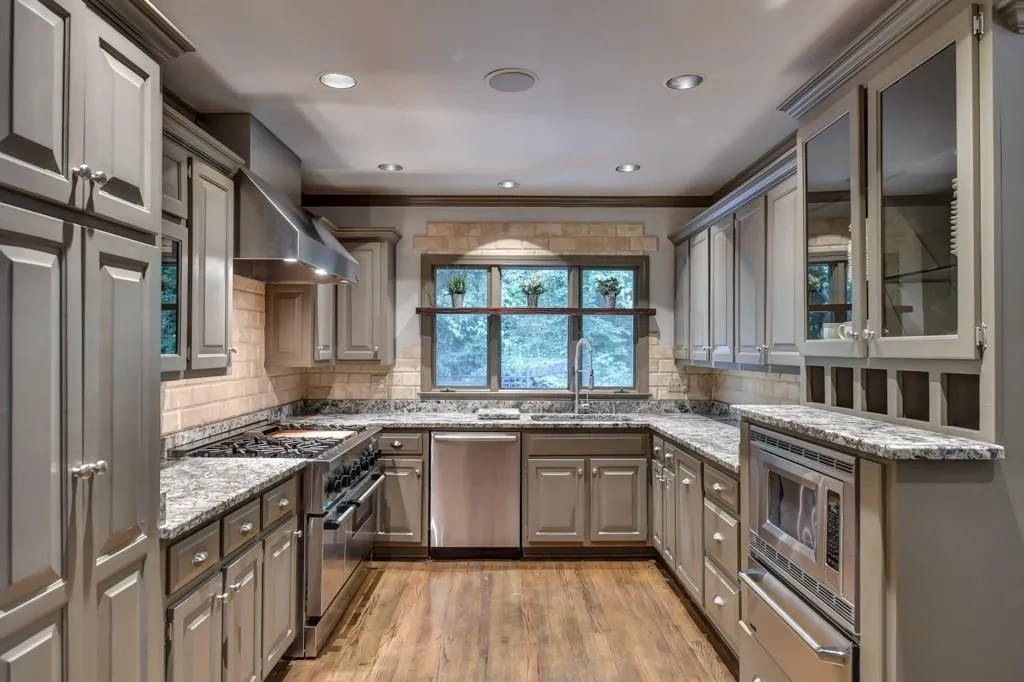 400 N Errol Court, Sandy Springs, Georgia 30327, 5 Bedrooms Bedrooms, ,4 BathroomsBathrooms,Residential,Sold,400 N Errol Court,6077662