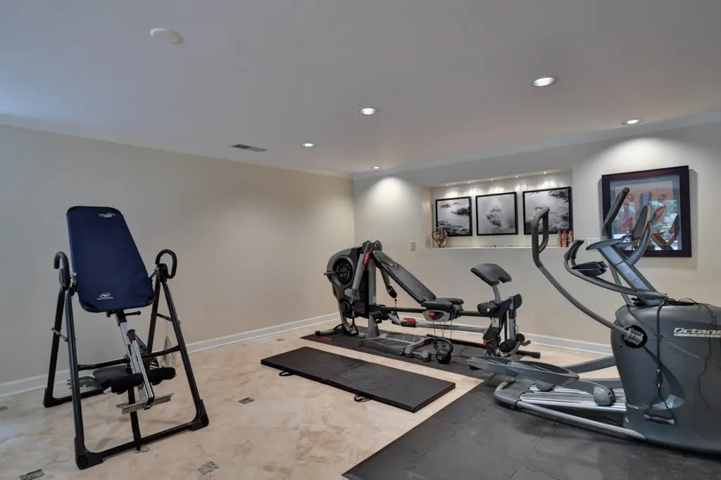 400 N Errol Court, Sandy Springs, Georgia 30327, 5 Bedrooms Bedrooms, ,4 BathroomsBathrooms,Residential,Sold,400 N Errol Court,6077662