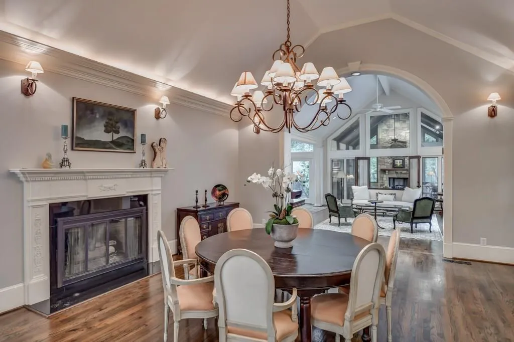 400 N Errol Court, Sandy Springs, Georgia 30327, 5 Bedrooms Bedrooms, ,4 BathroomsBathrooms,Residential,Sold,400 N Errol Court,6077662