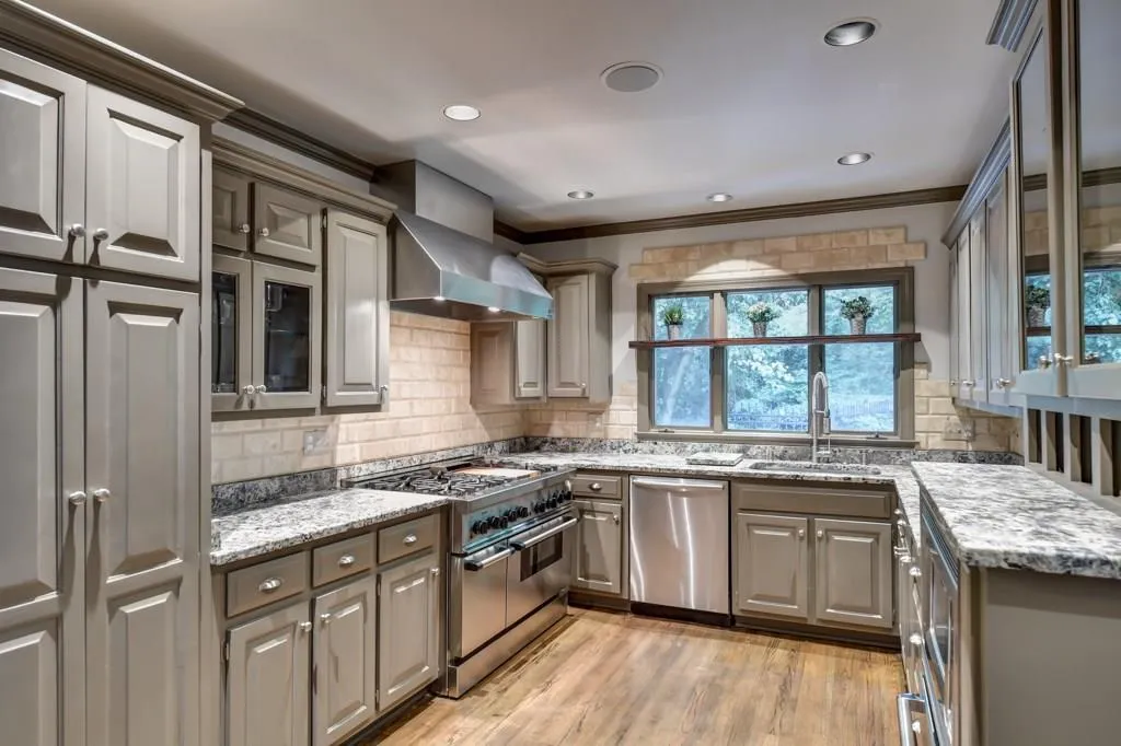 400 N Errol Court, Sandy Springs, Georgia 30327, 5 Bedrooms Bedrooms, ,4 BathroomsBathrooms,Residential,Sold,400 N Errol Court,6077662