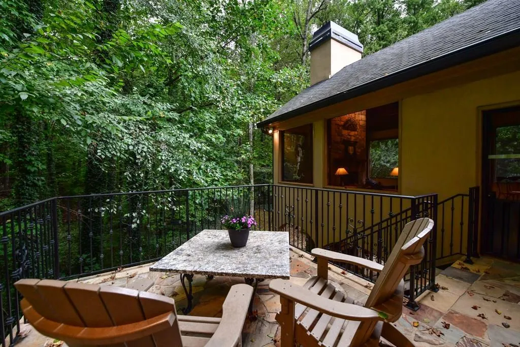 400 N Errol Court, Sandy Springs, Georgia 30327, 5 Bedrooms Bedrooms, ,4 BathroomsBathrooms,Residential,Sold,400 N Errol Court,6077662