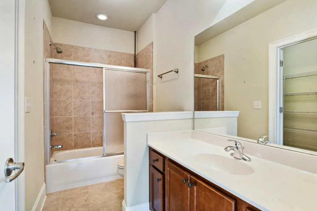 867 Perennial Drive Unit 106, Atlanta, Georgia 30328, 2 Bedrooms Bedrooms, ,2 BathroomsBathrooms,Residential,Sold,867 Perennial Drive Unit 106,7141846