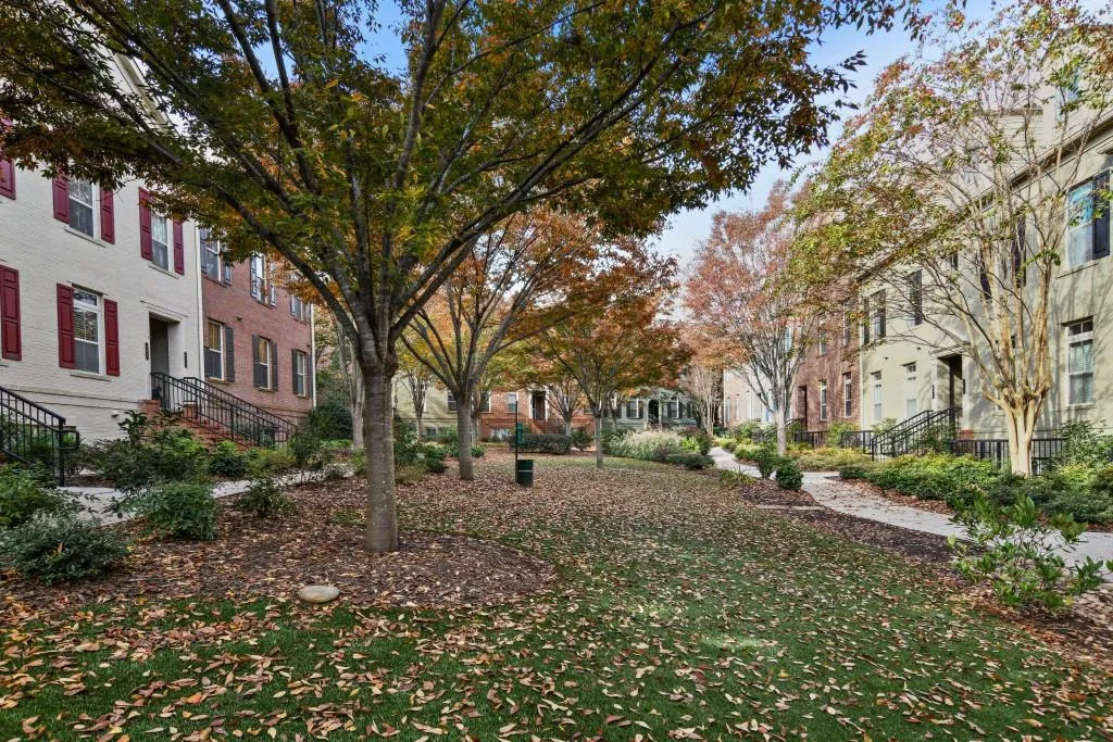 867 Perennial Drive Unit 106, Atlanta, Georgia 30328, 2 Bedrooms Bedrooms, ,2 BathroomsBathrooms,Residential,Sold,867 Perennial Drive Unit 106,7141846