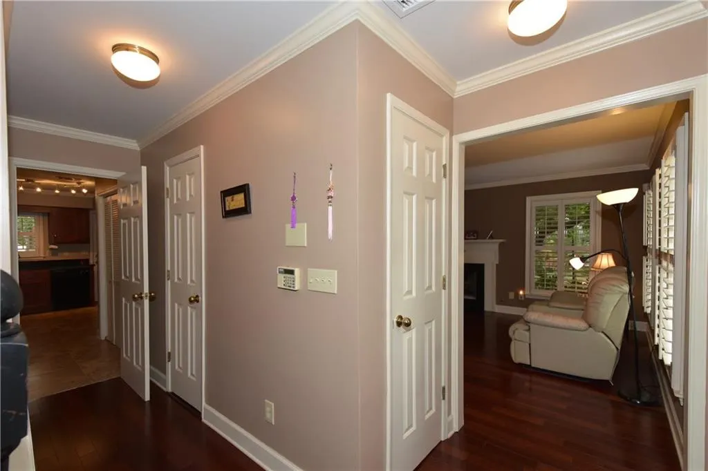 404 Defoors Mill Drive Nw, Atlanta, Georgia 30318, 2 Bedrooms Bedrooms, ,2 BathroomsBathrooms,Residential,Sold,404 Defoors Mill Drive Nw,5707748