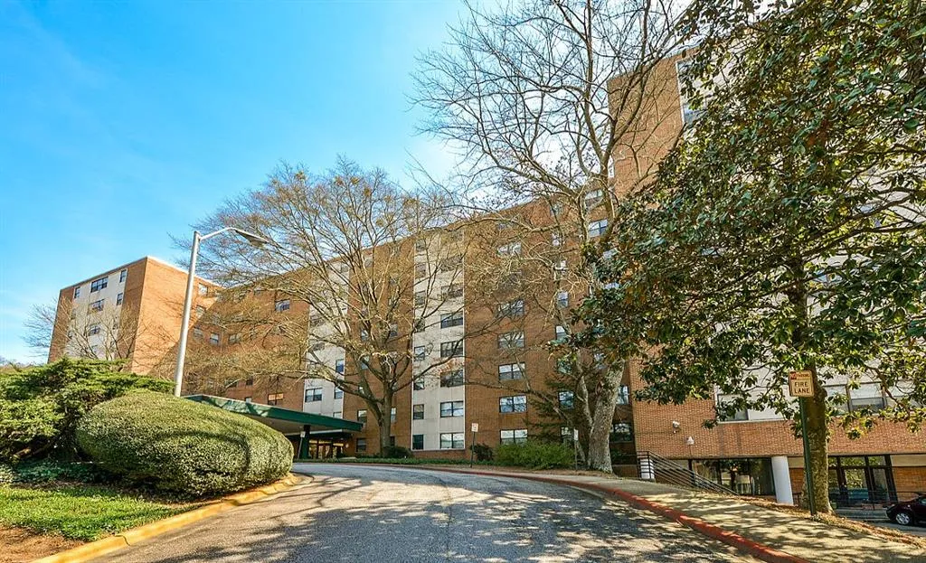 2965 Pharr Court South Nw, Atlanta, Georgia 30305, 2 Bedrooms Bedrooms, ,2 BathroomsBathrooms,Residential,Sold,2965 Pharr Court South Nw,5977638