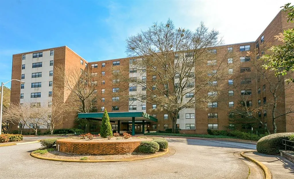 2965 Pharr Court South Nw, Atlanta, Georgia 30305, 2 Bedrooms Bedrooms, ,2 BathroomsBathrooms,Residential,Sold,2965 Pharr Court South Nw,5977638